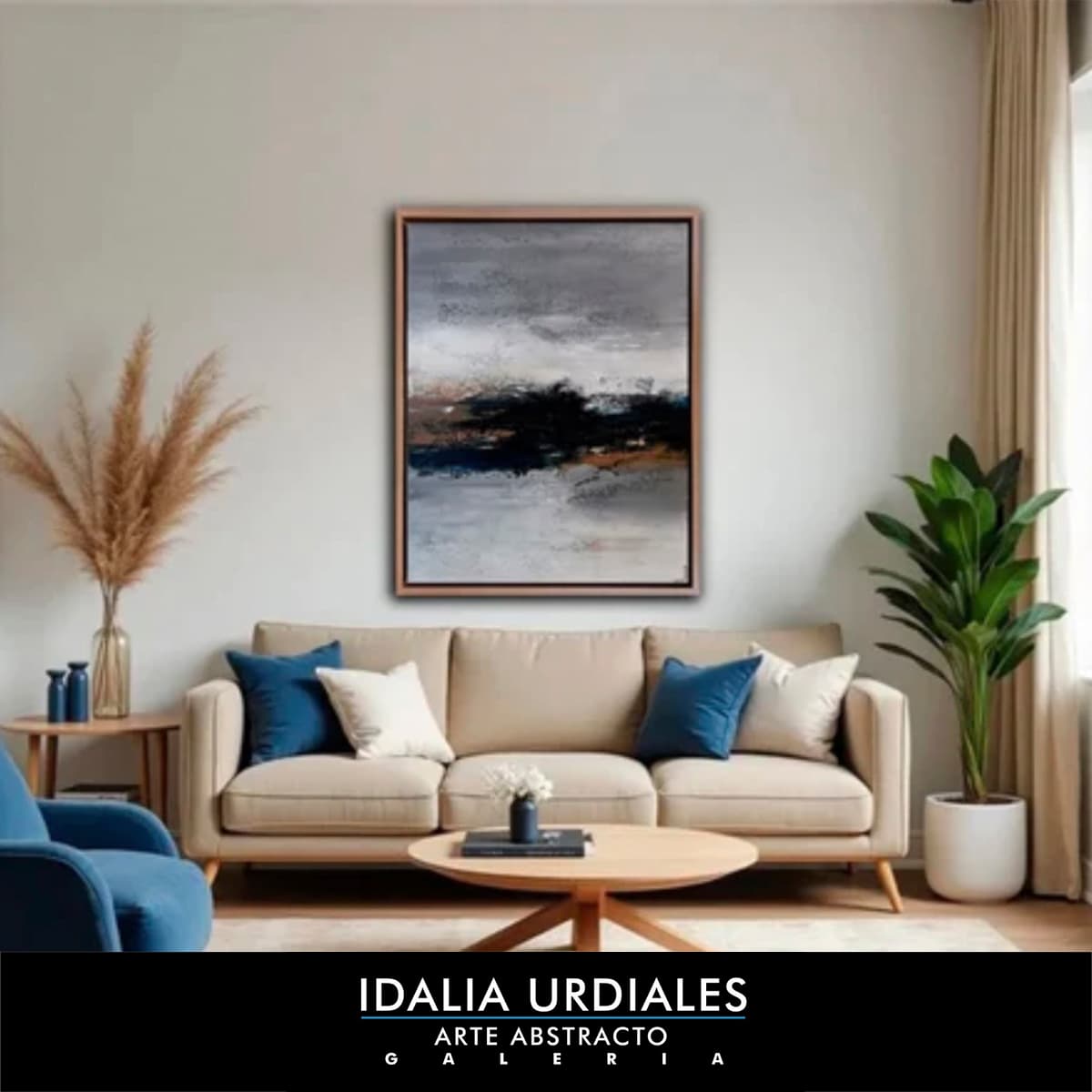 Obra abstracta enmarcada en un interior contemporáneo